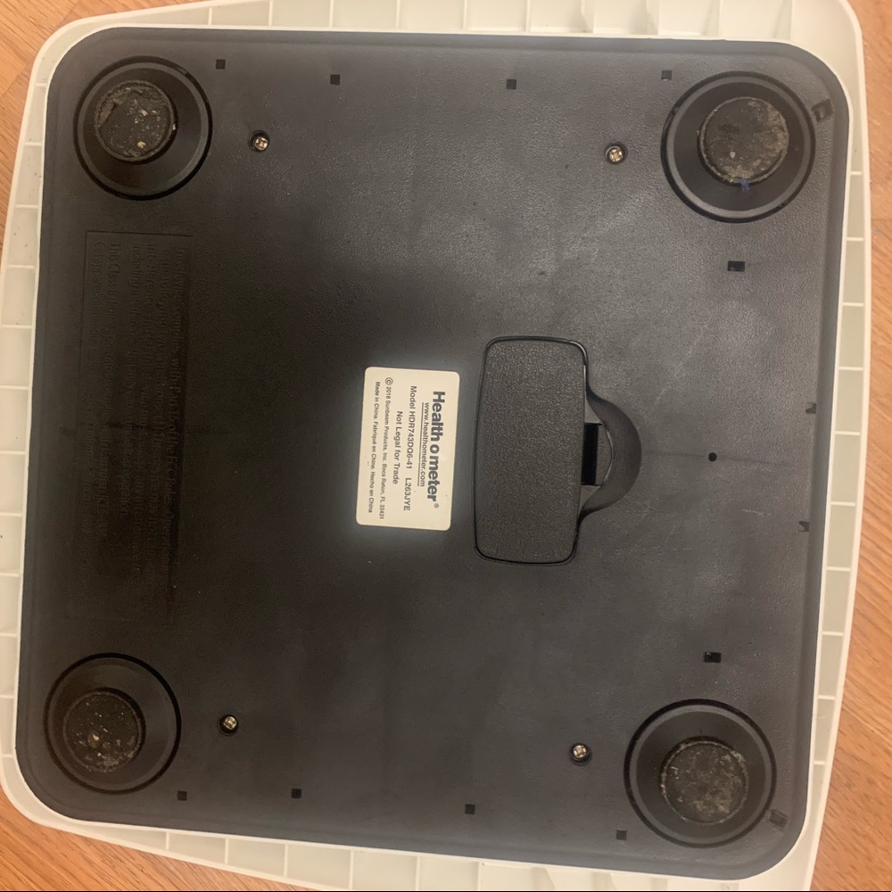 Weight scale - Picture 2 of 3